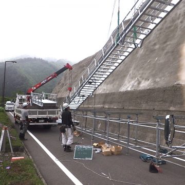 ダム階段設置工事